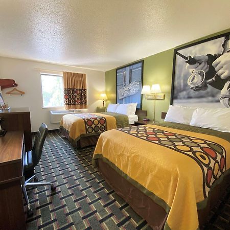 Super 8 By Wyndham Newport News/Jefferson Ave. Hotel Екстериор снимка
