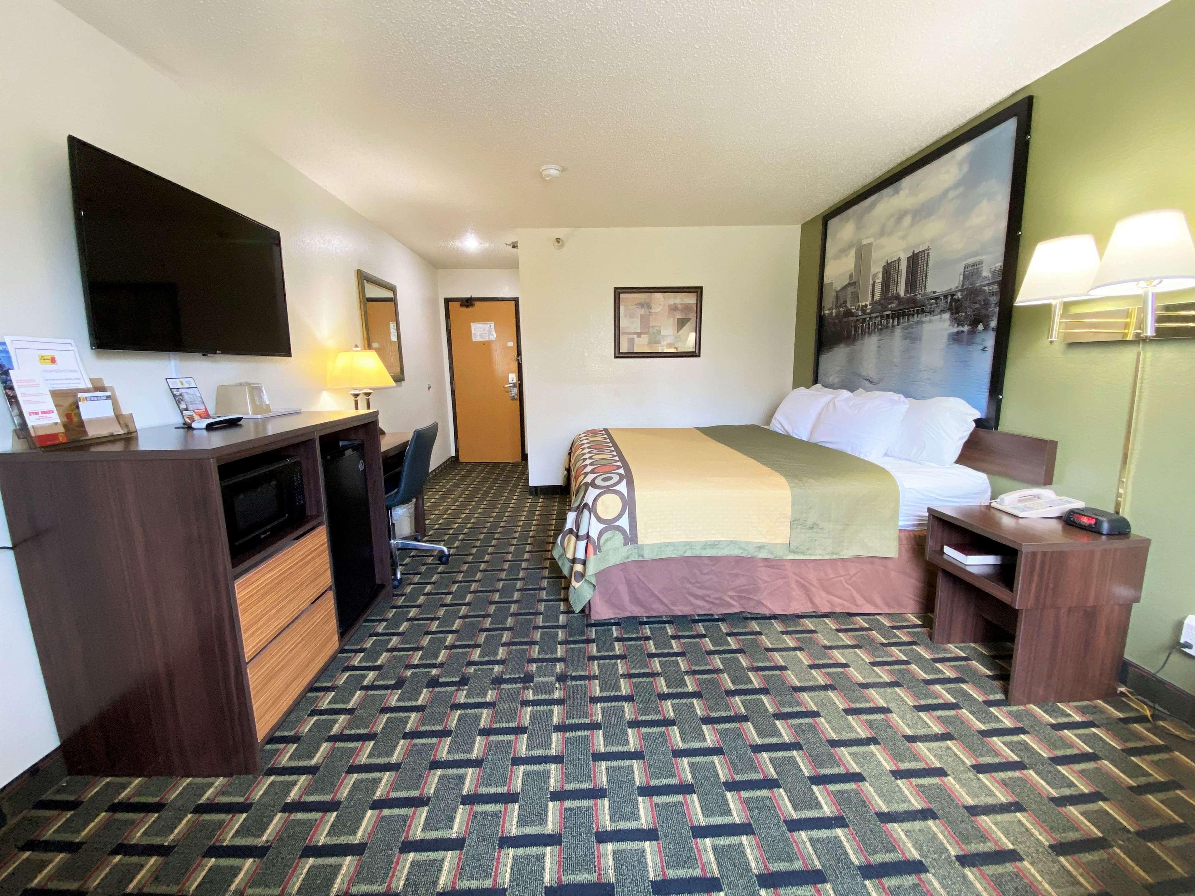 Super 8 By Wyndham Newport News/Jefferson Ave. Hotel Екстериор снимка