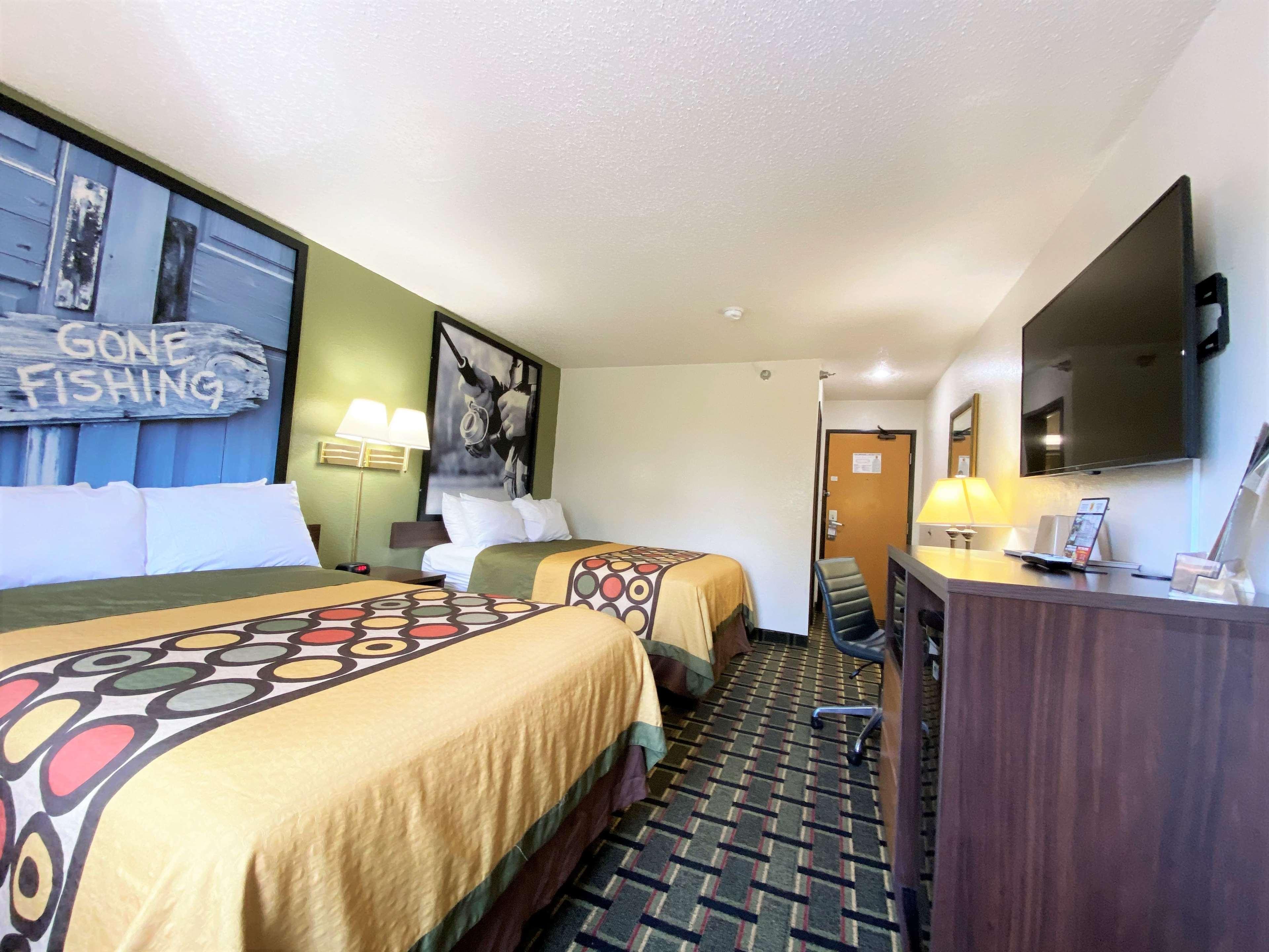 Super 8 By Wyndham Newport News/Jefferson Ave. Hotel Екстериор снимка