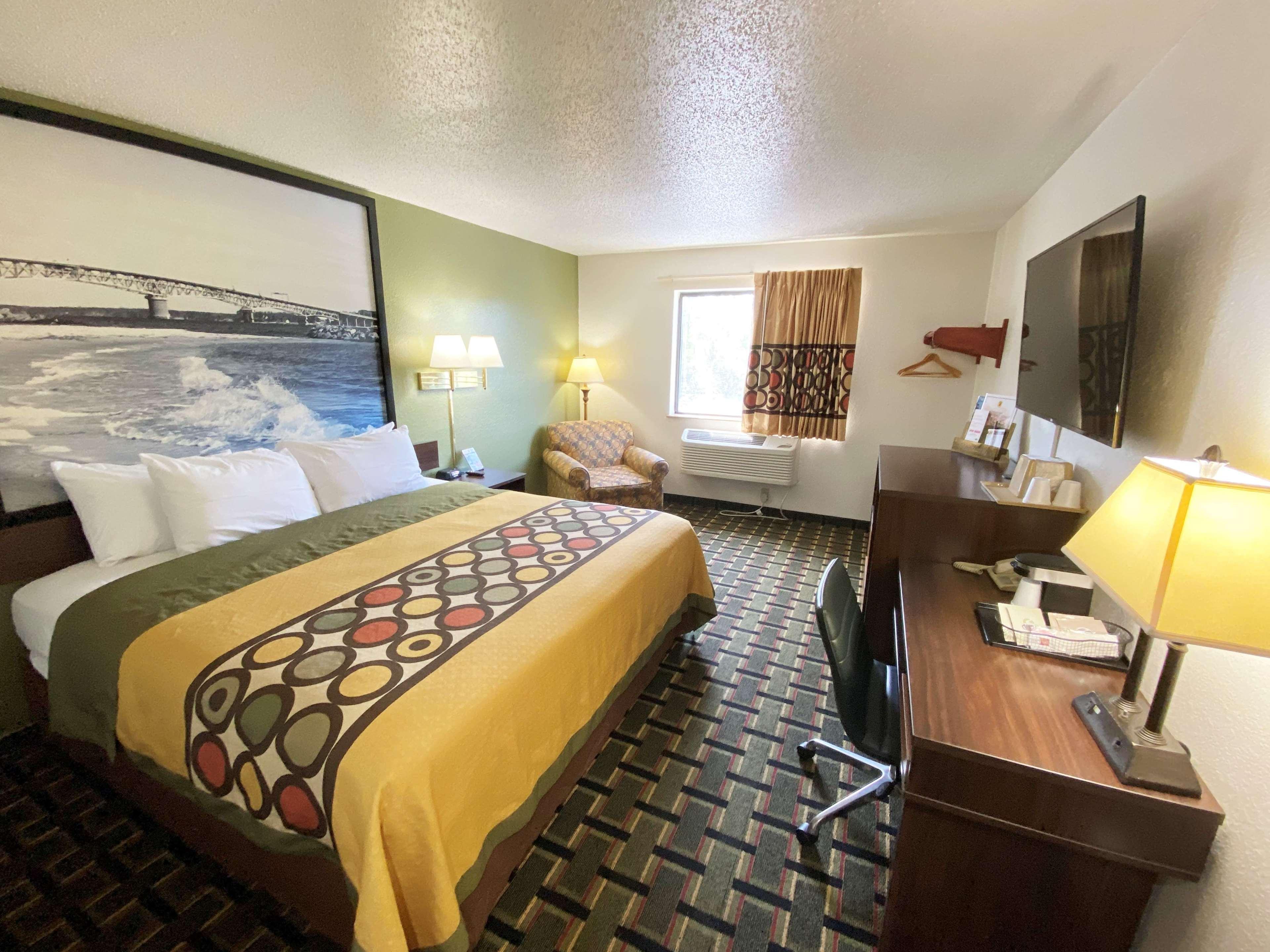 Super 8 By Wyndham Newport News/Jefferson Ave. Hotel Екстериор снимка