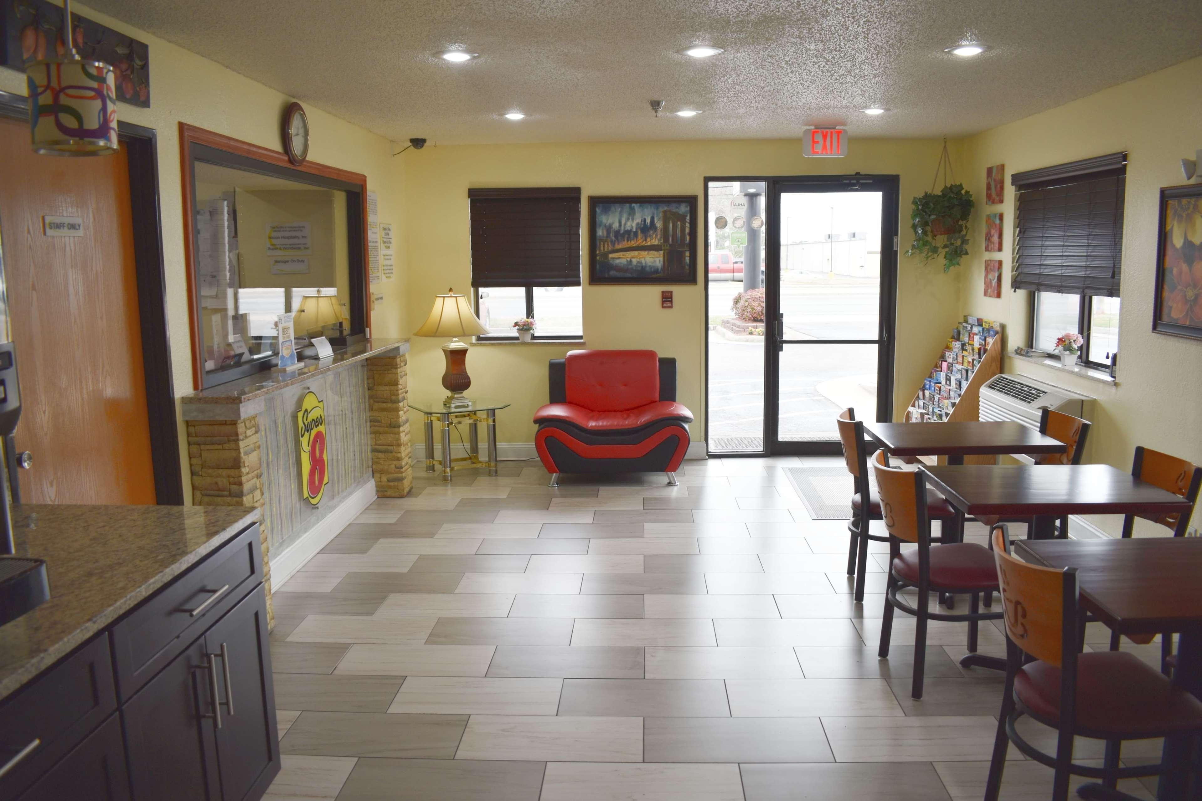 Super 8 By Wyndham Newport News/Jefferson Ave. Hotel Екстериор снимка