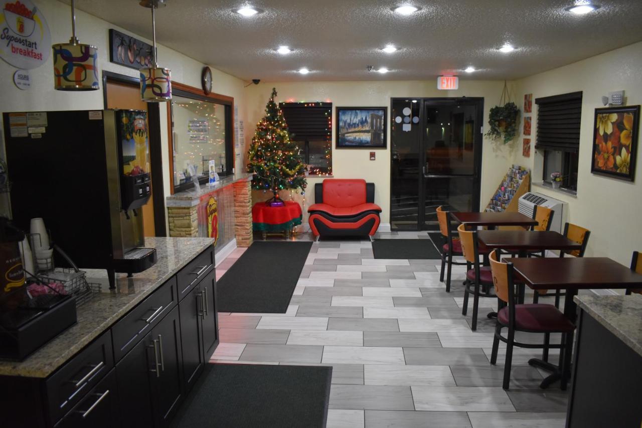 Super 8 By Wyndham Newport News/Jefferson Ave. Hotel Екстериор снимка